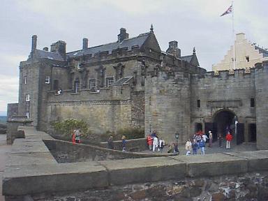 stirlingfrom inside the walls.JPG (20987 bytes)