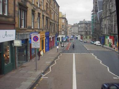 street-edinburgh.JPG (20308 bytes)